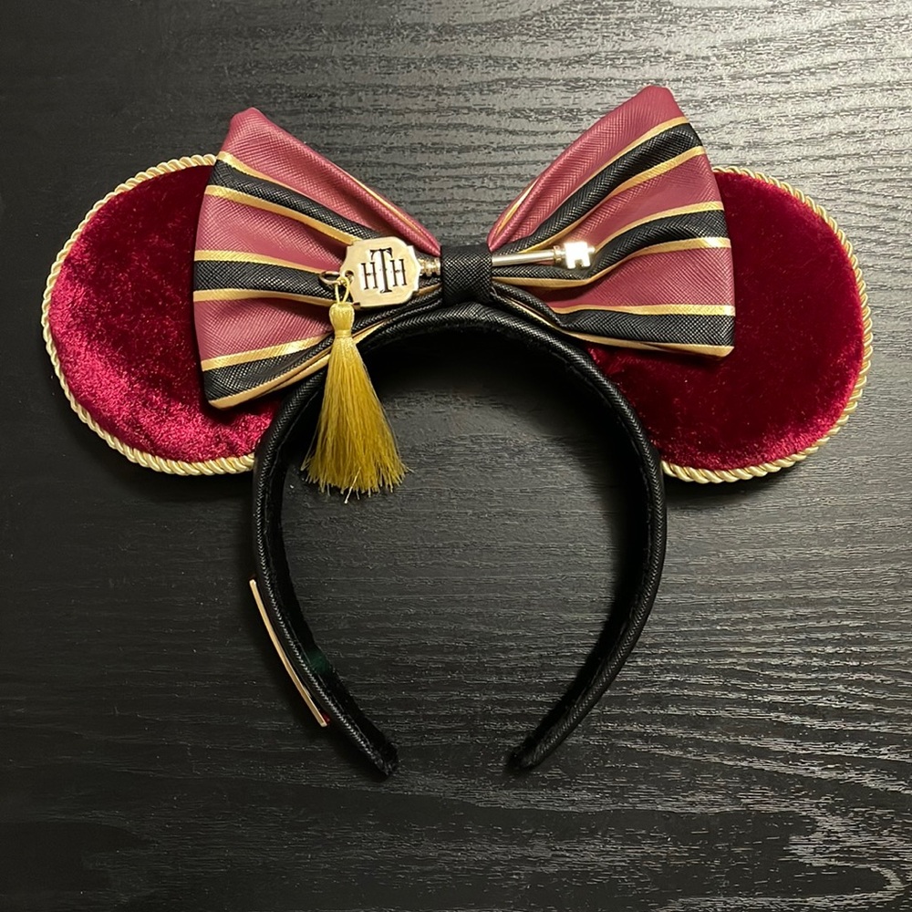 Disney Hollywood Tower of Terror Minnie Mouse Ears Loungefly